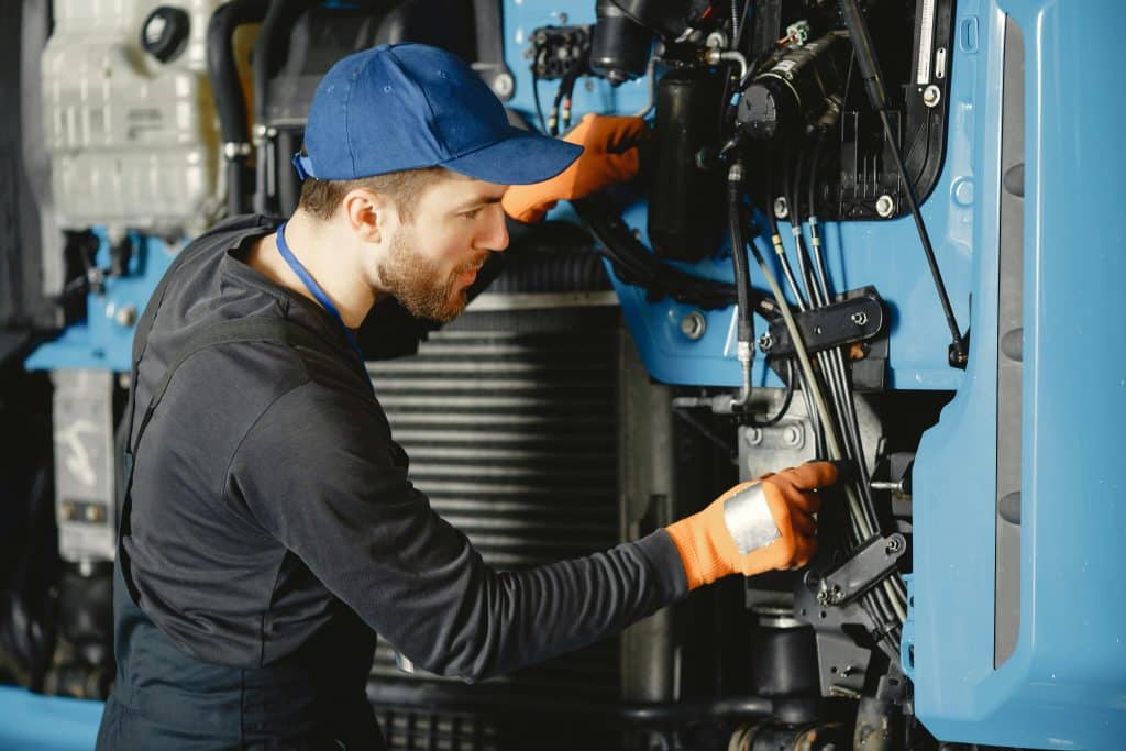 El calor y el aumento de actividad en primavera y verano pueden provocar averías, paradas y problemas de seguridad. Descubre cómo preparar tu empresa.